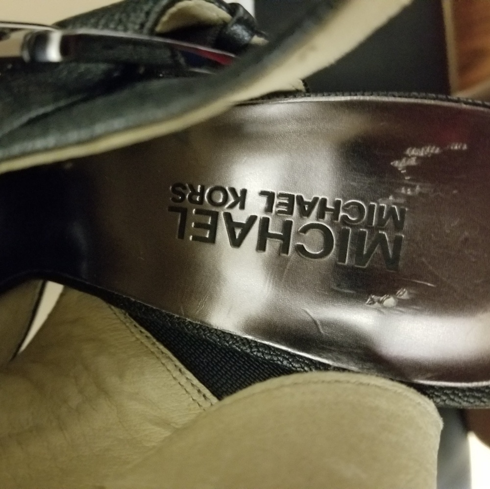 Shoes - Picture 5 of 6